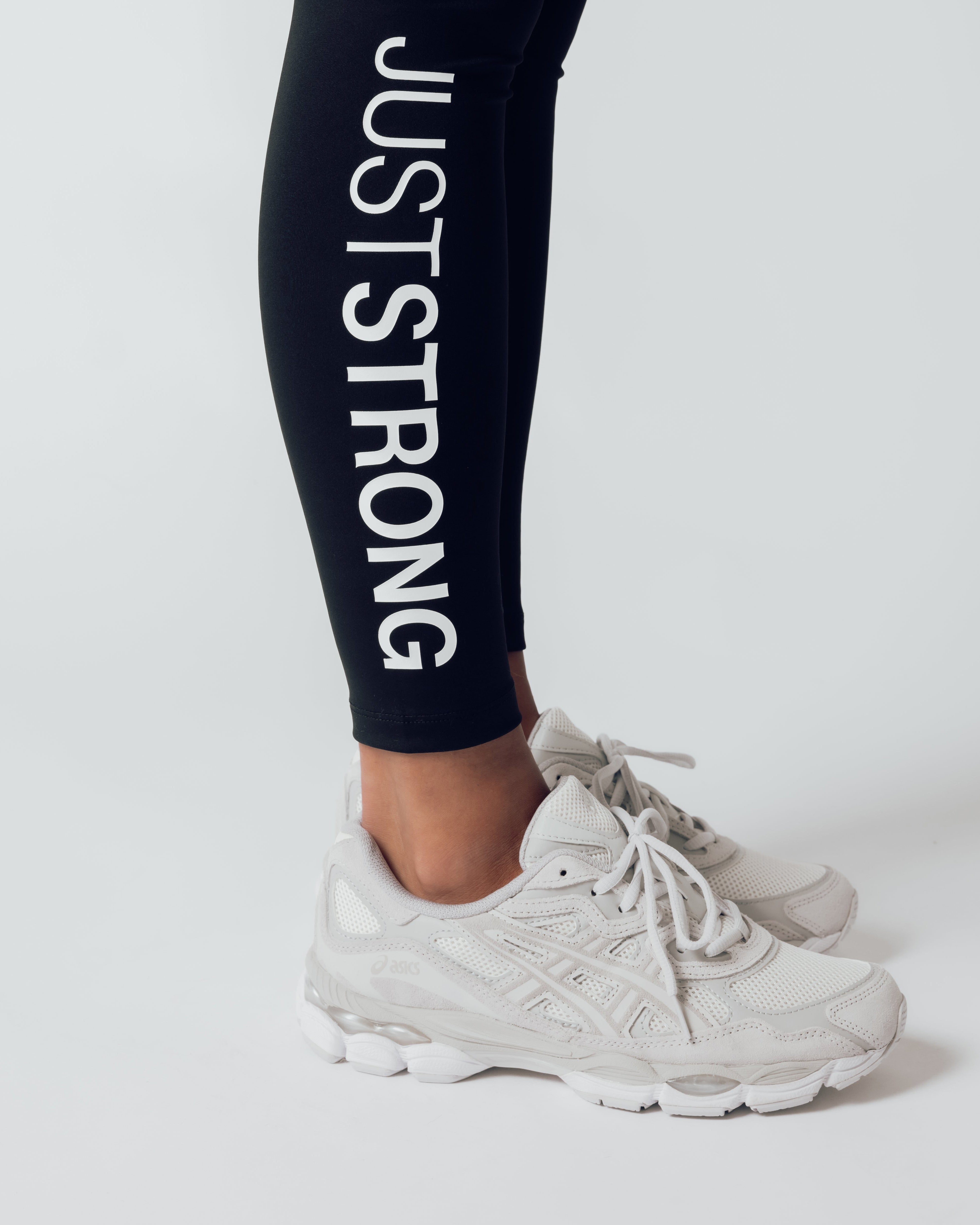 Motion Essential Leggings - Black Onyx